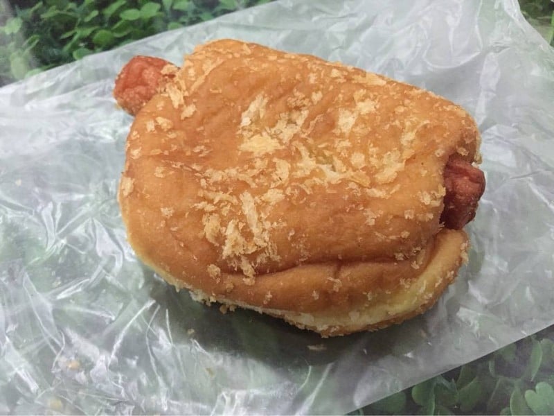 โดนัทไส้กรอก 32 บาท