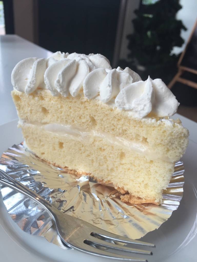 เค้กมะพร้าวววววว อร่อยสมกับคำแนะนำ