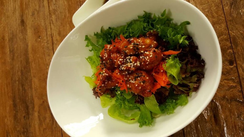 สลัดไก่ซอสเกาหลี