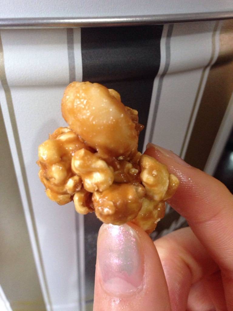 ป็อปคอร์นรสแมคคาดาเมีย คาราเมล