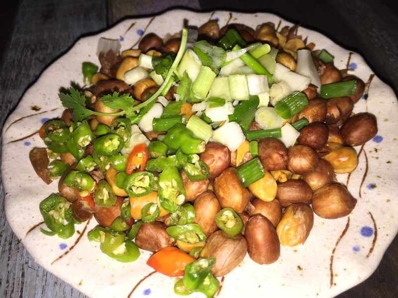 ยำถั่วทอด