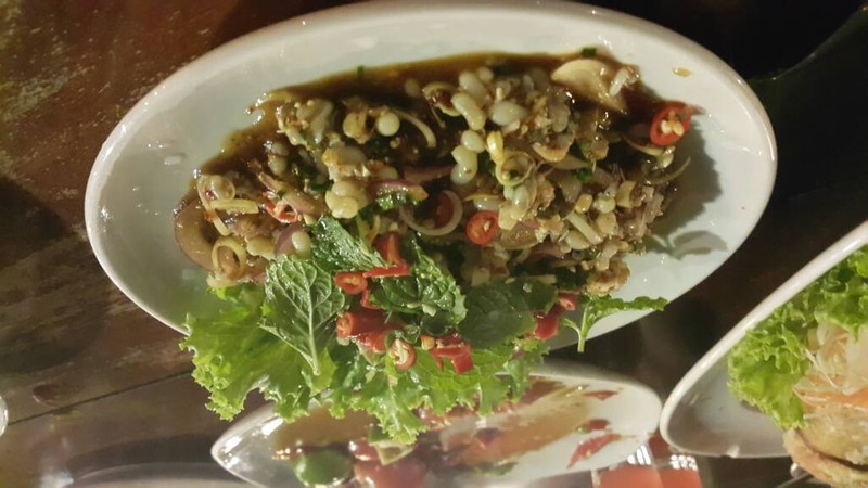 ก้อยไข่มดแดง