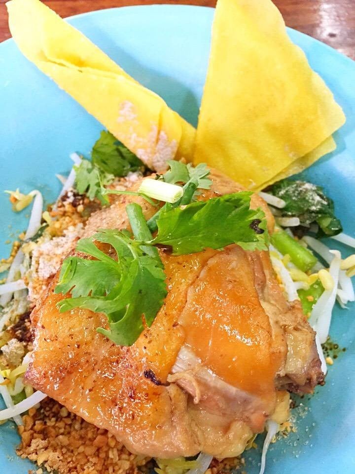 บะหมี่แห้งน่องไก่