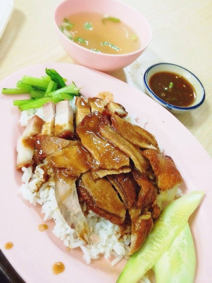 ข้าวรวมมิตร (หมูแดง-หมูกรอบ-เป็ดย่าง)