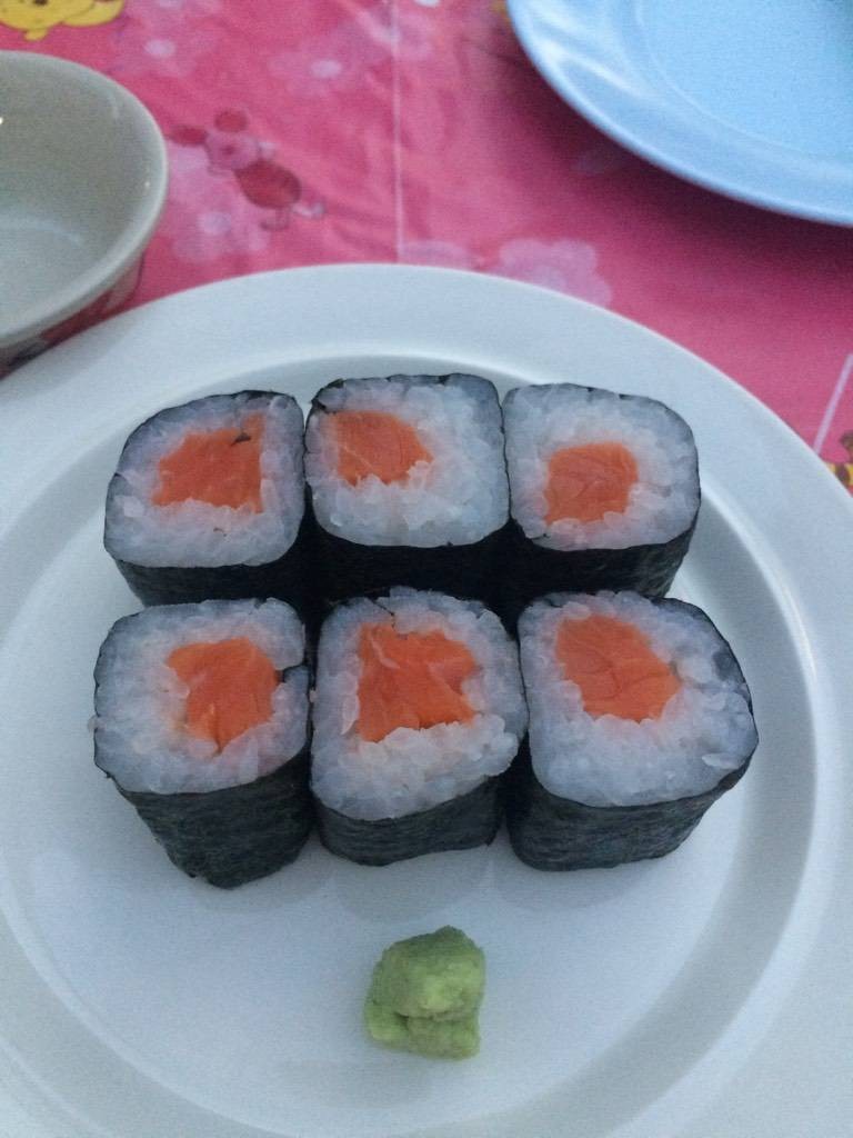 ซูชิไส้ปลาแซลมอน 45 บาท
