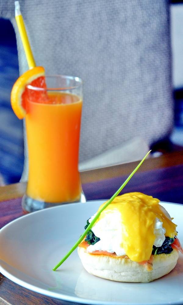 Smoked salmon benedict ที่เราหลงรักหมดใจ ทานคู่กับน้ำส้มคั้นสด(เมนูสุขภาพมั๊ย??)