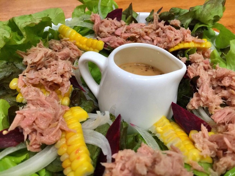 สลัดผักซอสงา