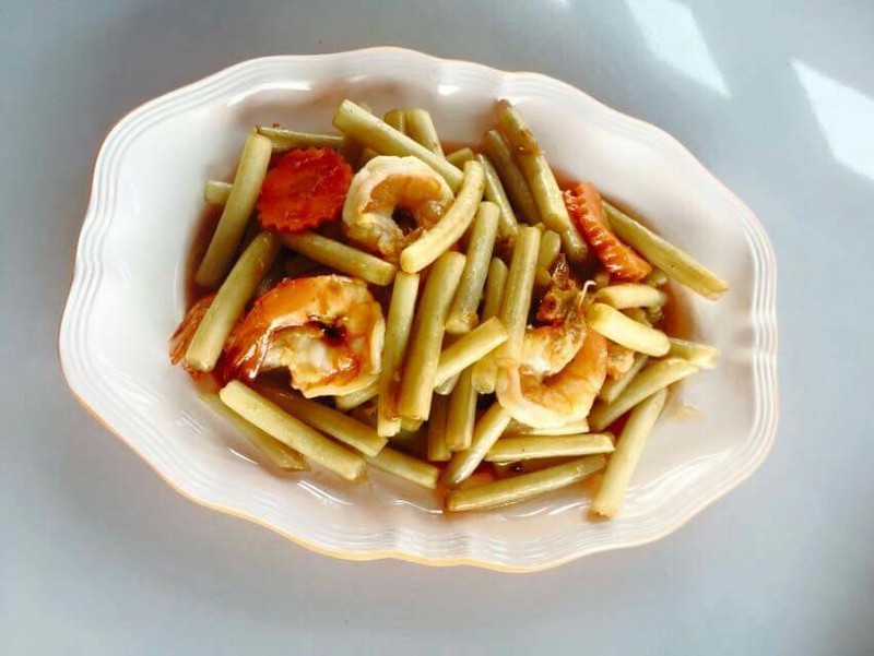 ไหลบัวผัดกุ้ง