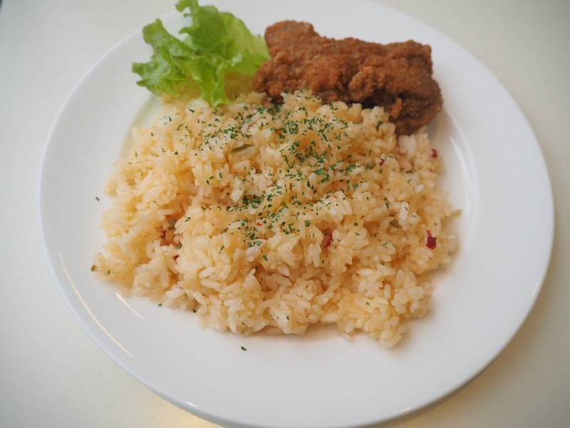 ข้าวผัดไก่ทอด