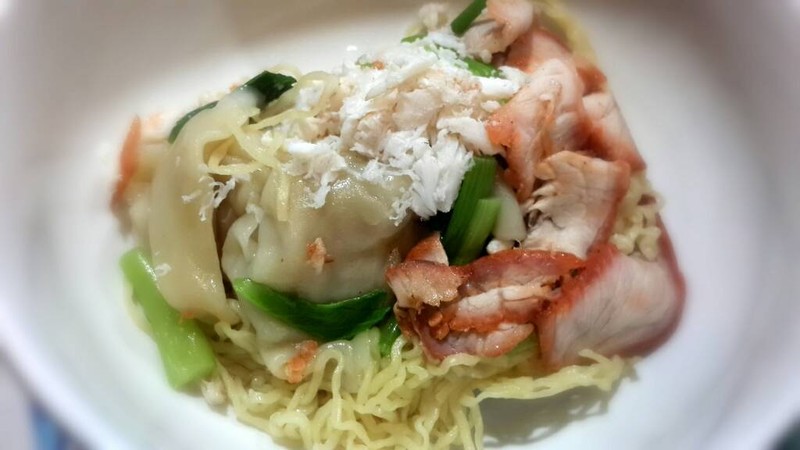 บะหมี่เกี๊ยวปู แดง