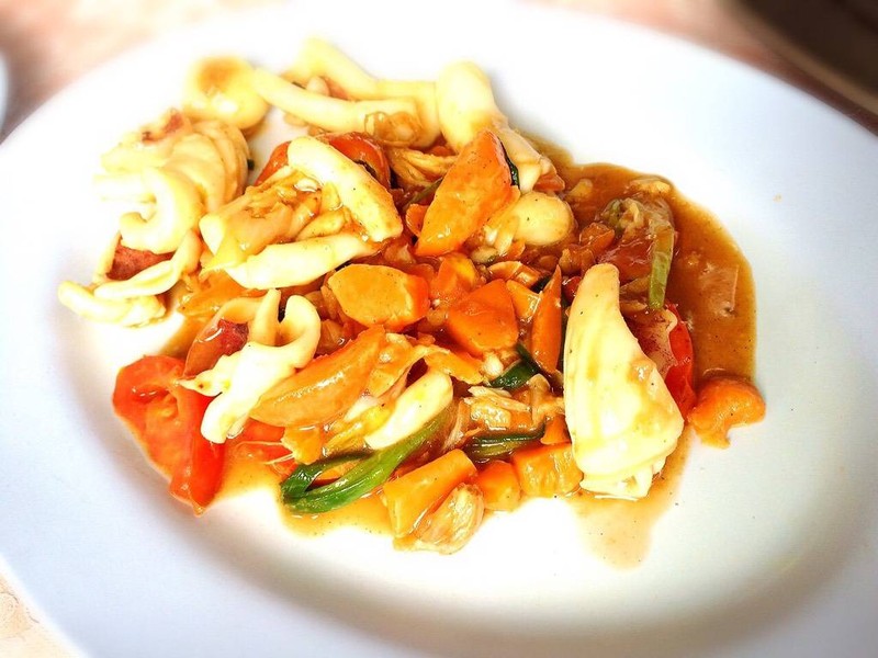 ปลาหมึกผัดไข่เค็ม