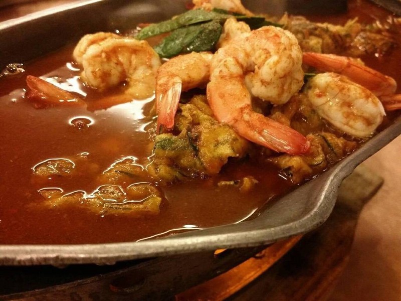 แกงส้มกุ้งใบชะคราม