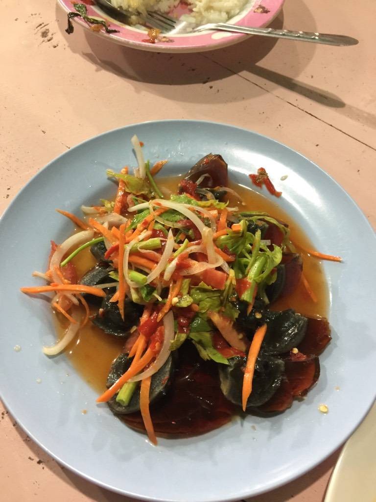 ยำไข่เยี่ยวม้า