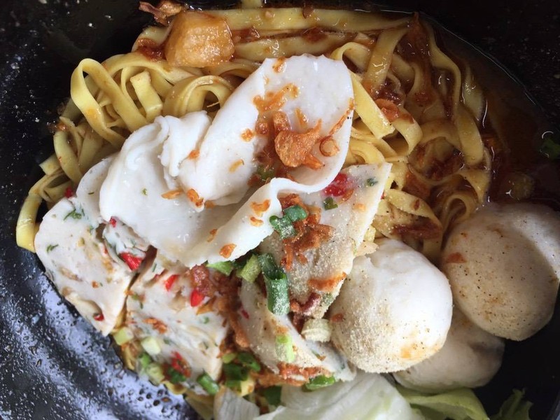 บะหมี่ลูกชิ้นปลา