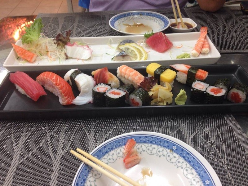 ข้าวปั้นหน้าปลาดิบชุดเล็ก