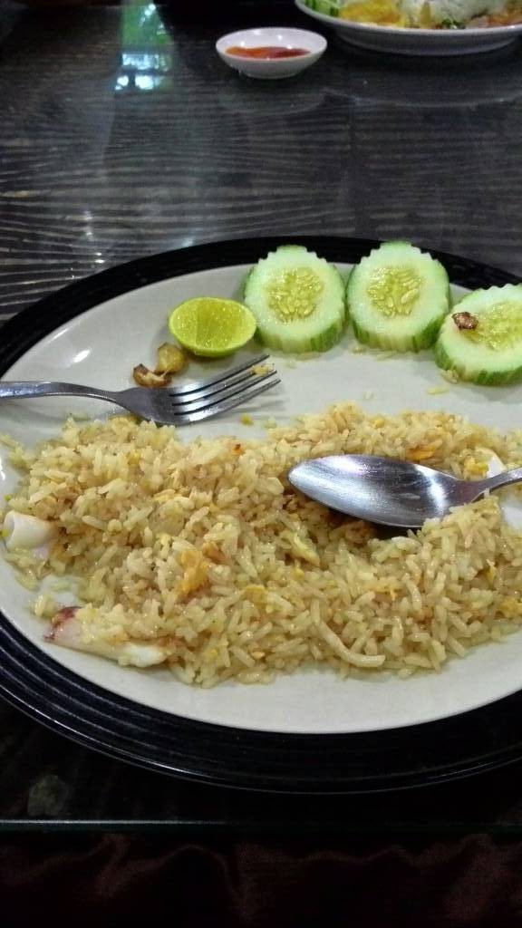 ข้าวผัดปลาหมึก