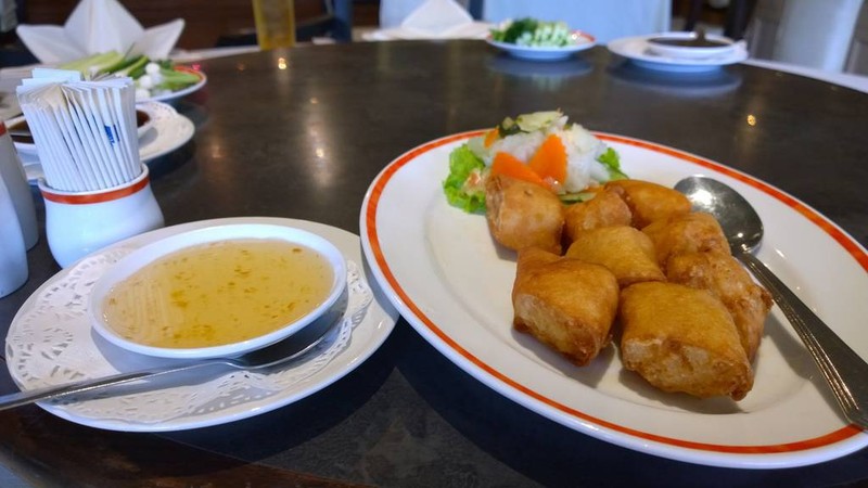 อันนี้ไม่รู้ชื่อ  จำได้ว่าอร่อยเหมือนกัน