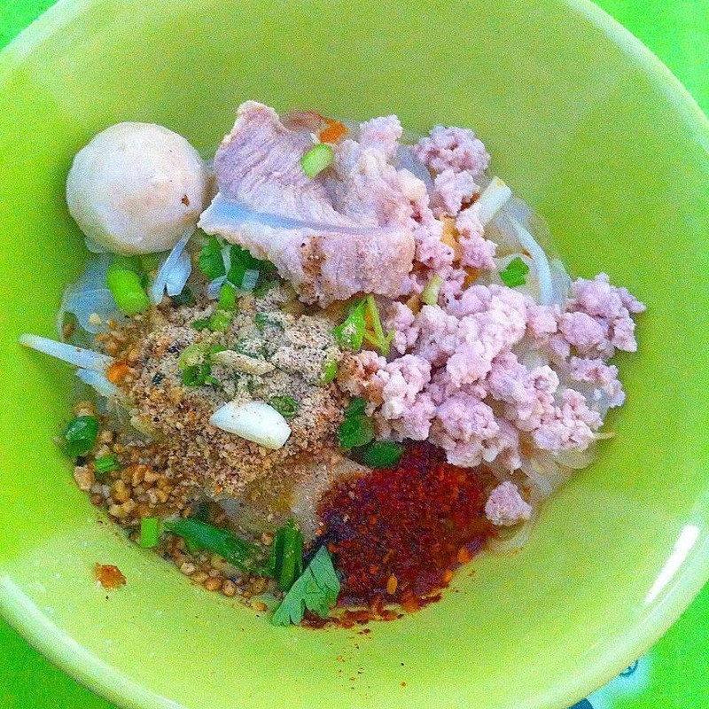 เล็กแห้ง