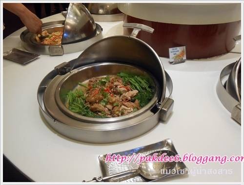 ไลน์อาหารร้อน ไก่อบยอดผัก