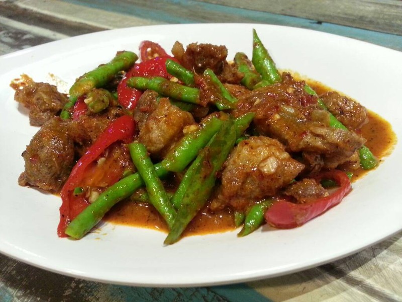 กระดูกอ่อนผัดเผ็ด