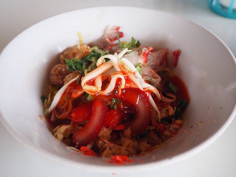 หมี่เหลืองแห้งหมู 20 บาท