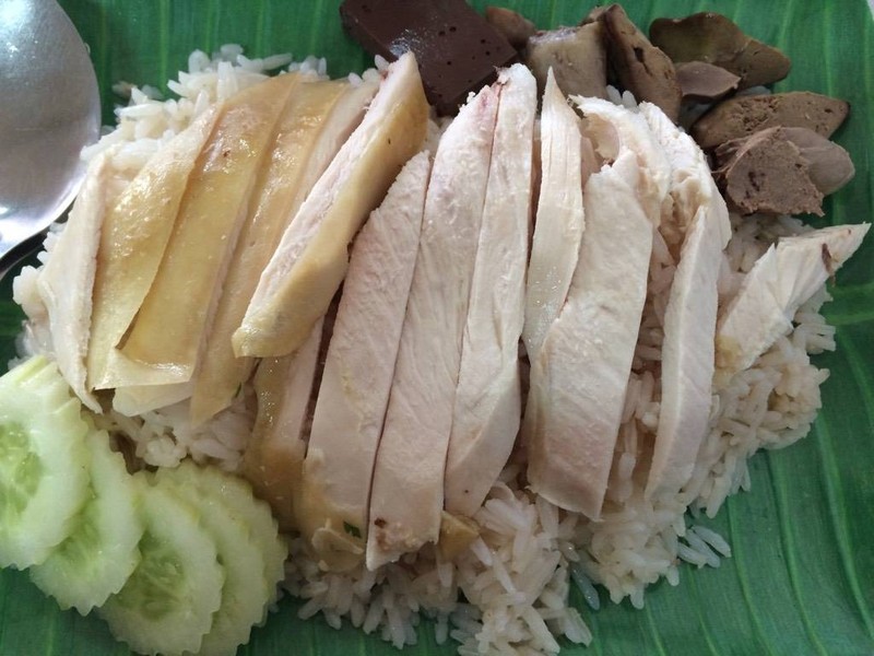 ข้าวมันไก่เนื้ออกค่ะ