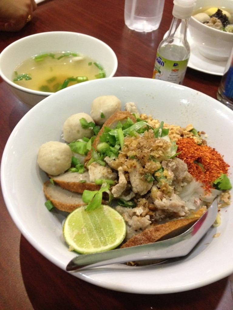 ก๋วยเตี๋ยวหมู 120 บาท