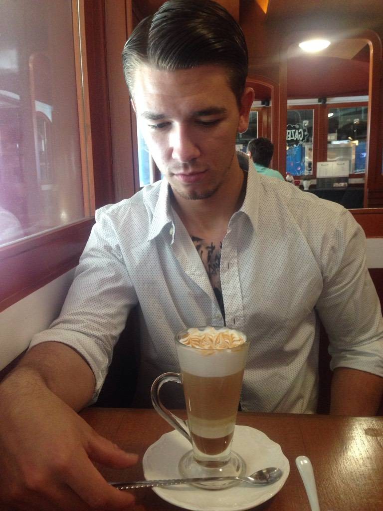 Hot Coffee Caramel กาแฟหวานๆ -.,- 