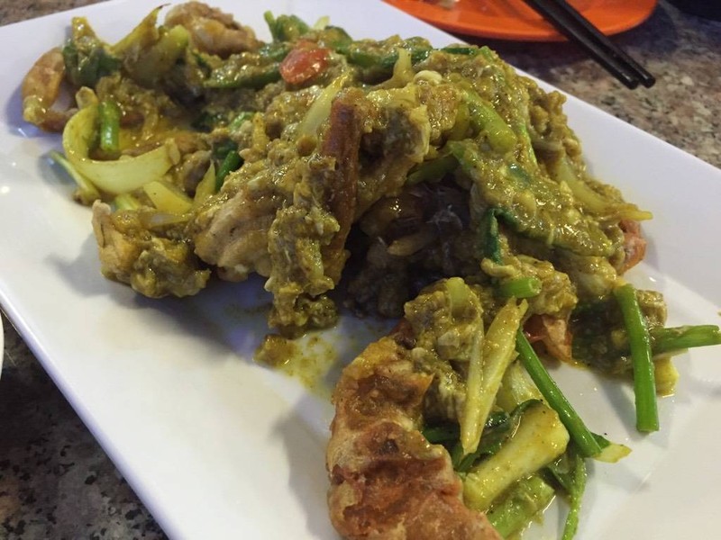 ปูนิ่มผัดผงกระหรี่