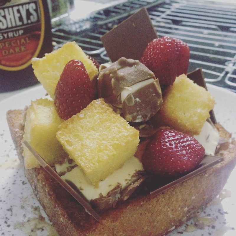 Honey toast กรอบอร่อยมากๆ แม้รอนาน 30 นาที แต่คุ้มมากๆ ไม่เหมือนที่ไหนจริงๆ