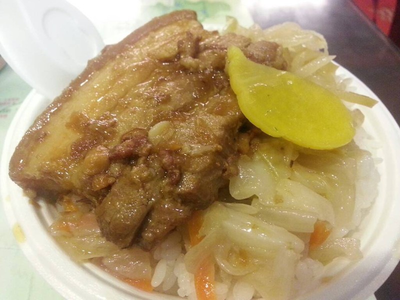 ข้าวหมูพะโล้ (70 ntd)