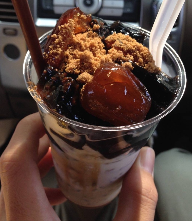 เฉาก๊วยนมสดเพิ่มเครื่อง  พุทธาจีน  แก้วละ  30  บาท