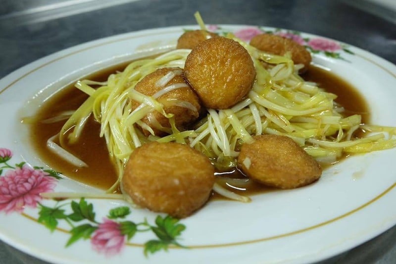 กุ๋ยช่ายขาวผัดเต้าหู้