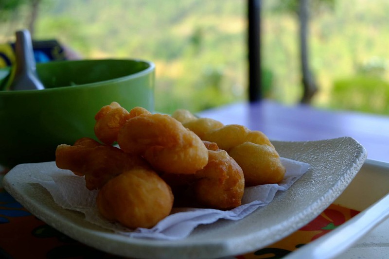 ฟรี รวมในค่าที่พักนะคะ... ข้าวต้มอร่อยคะ ปาท่องโก๋ แป้งคล้ายๆโดนัทที่กรุงเทพ