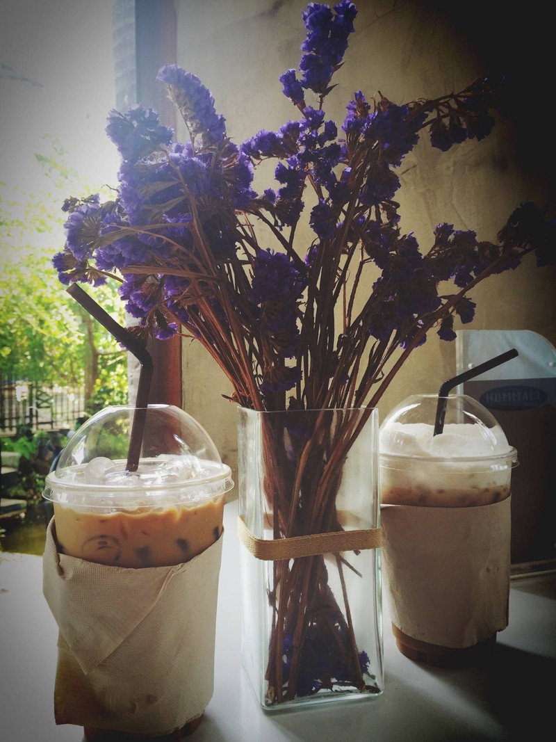 ถึงกาแฟจะขมแต่เรายังมีอารมณ์ถ่ายรูปเสมอ