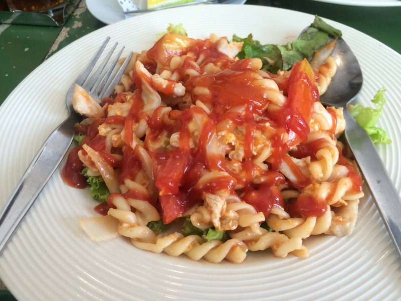 มักกะโรนีไก่