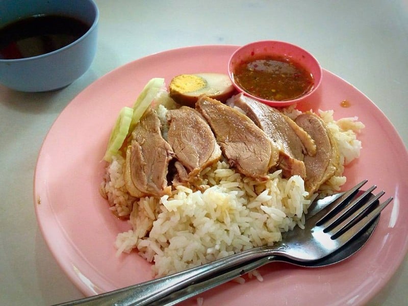 มาพร้อมนำ้ชาดำเย็น รวม 55 บาท
