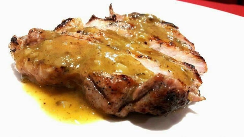 เสต็กหมูราดซอสเกรวี่