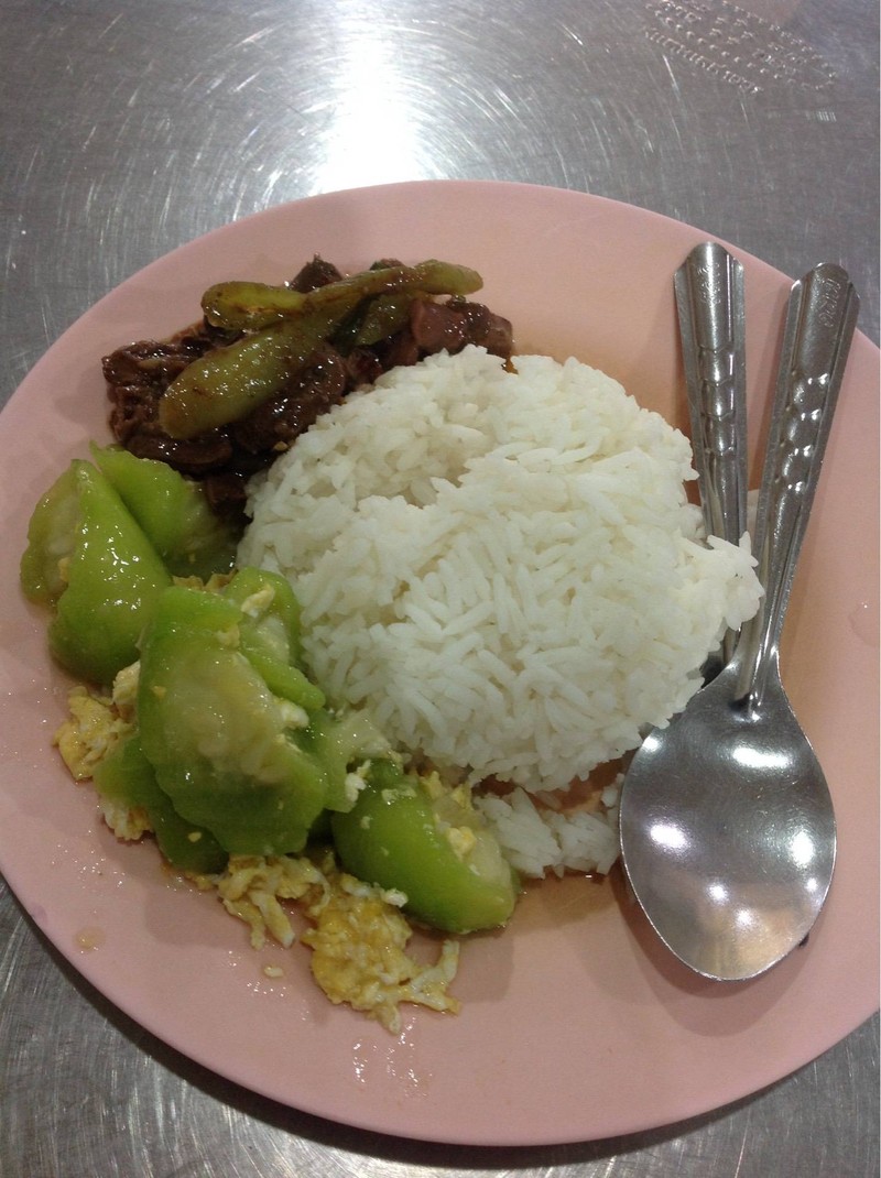 จะกินแบบราดข้าว หรือ สั่งเปนกับ ก็ได้