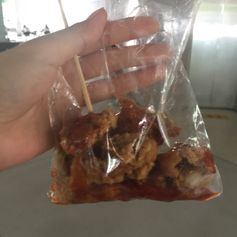 ไก่ทอดราดซอสตามใจ