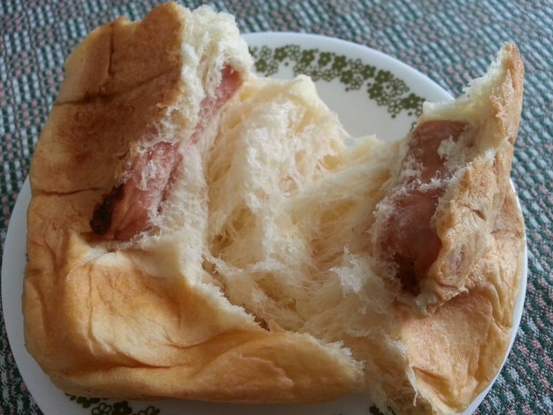 ขนมปังนุ่มมาก แต่ไส้น้อยมาก ไส้กรอกคุณภาพกลางๆ