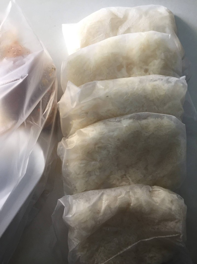 ข้าวเหนียวห่อละ10ยาท