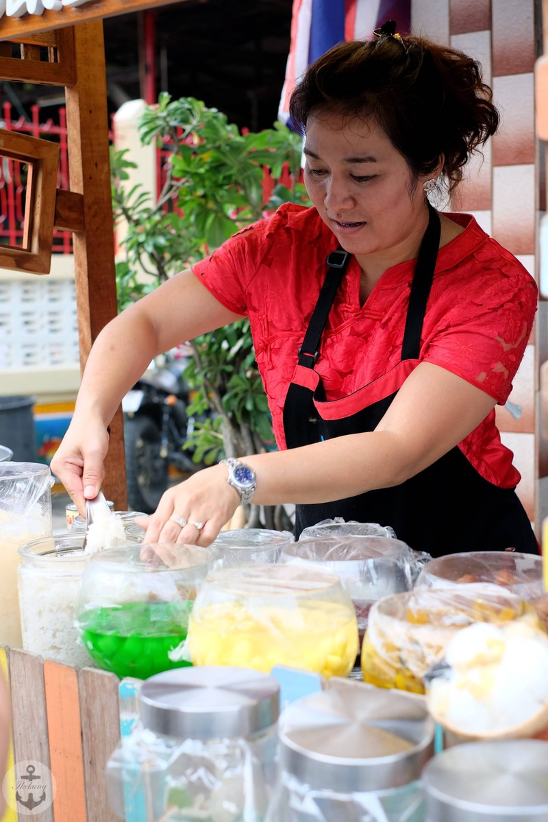 แม่ค้าใจดี !!