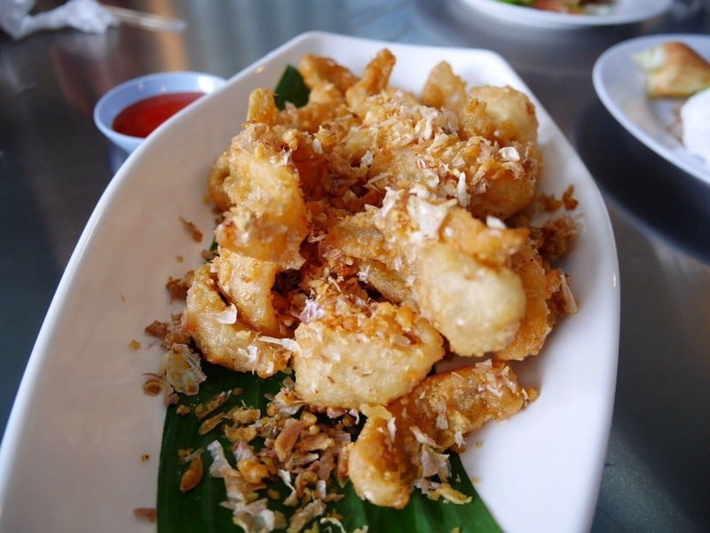 ปลาเห็ดโคนทอดกระเทียม