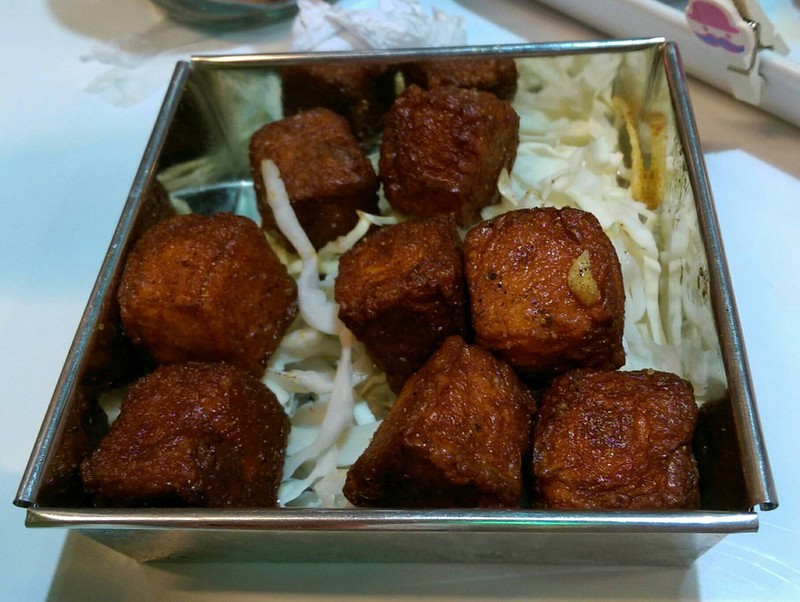 ดำไปนิด เผ็ดน้อย รสชาติธรรมดาทั่วไป