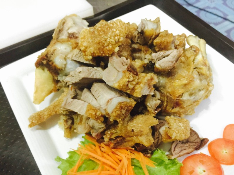 ขาหมูนายหลุยส์