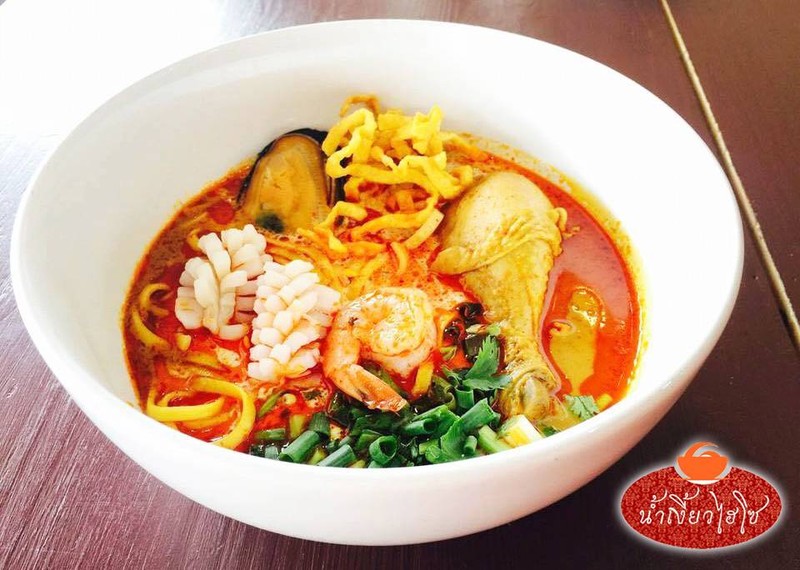 ข้าวซอยทะเล (เข้มข้น หอมเครื่องเทศ น่องไก่ มาพร้อมทะเล) 70 บาท