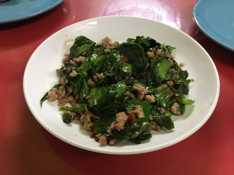 ผักเหลียงผัดกะปิหมูสับ