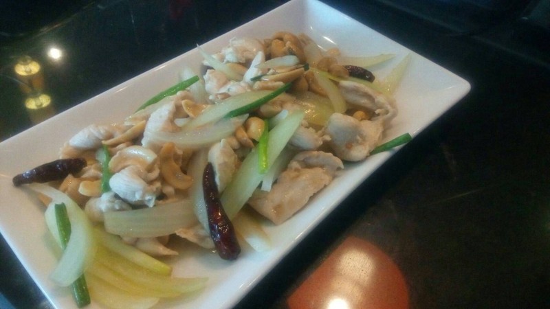 ไก่ผัดเม็ดมะม่วง