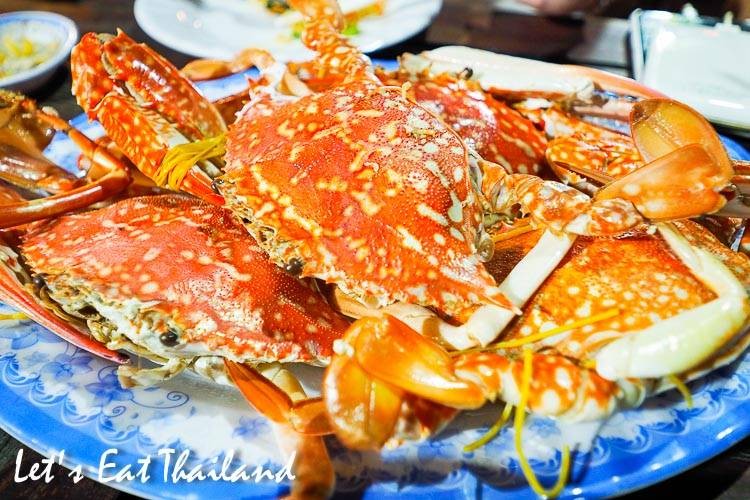 ปูนึ่งด้วยน้ำมะพร้าว 1.2 กิโล 480.000 VND (756 บาท) 